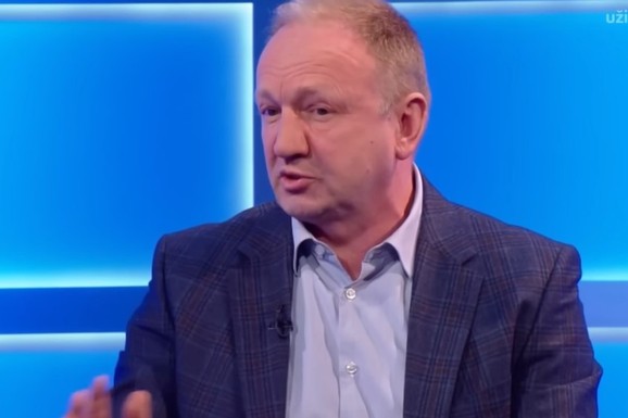 "NIJE PRISTOJNO!" Đilas žestoko o studentu koji se uključio u emisiju: "To treba da vas nauče"