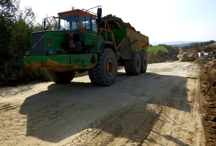Podkarpacki odcinek drogi ekspresowej S19 ma mieć 174 km długości. Na razie gotowe jest 12,7 km, w tym odcinki: Stobierna – Rzeszów Wschód (7,5 km) oraz Rzeszów Zachód – Świlcza (4,4 km).<br>
Inwestycja będzie realizowana w kilku etapach. Od września 2015 r. roboty na jednym z odcinków S19 (Świlcza – Rzeszów Południe) prowadzi konsorcjum firm Eurovia Polska i Warbud.

<br><br> fot. (dd/kru) PAP/Darek Delmanowicz