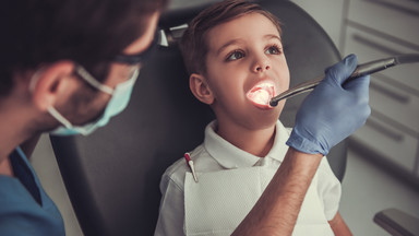Od poniedziałku bezpłatne leczenie zębów dzieci w Dentobusie