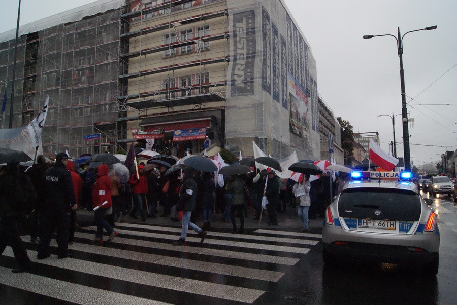 Olsztyn: nauczyciele protestowali przeciwko reformie edukacji