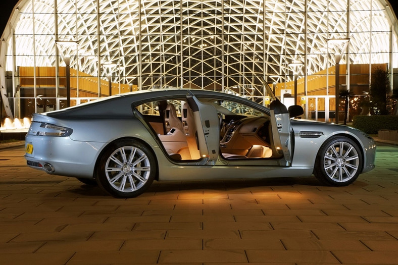 Aston Martin Rapide – z pięknem trzeba obcować