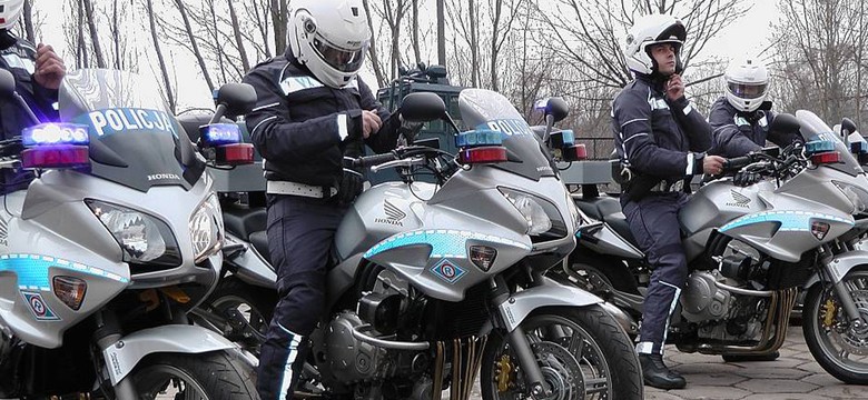 Wypasione motocykle policji? Funkcjonariusze jeżdżą, choć nie potrafią