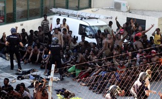 Hiszpania zwróciła się do KE o pomoc w związku z napływem migrantów