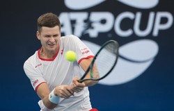 Hurkacz przegrał w Dubaju z niżej notowanym rywalem i odpadł w 1. rundzie