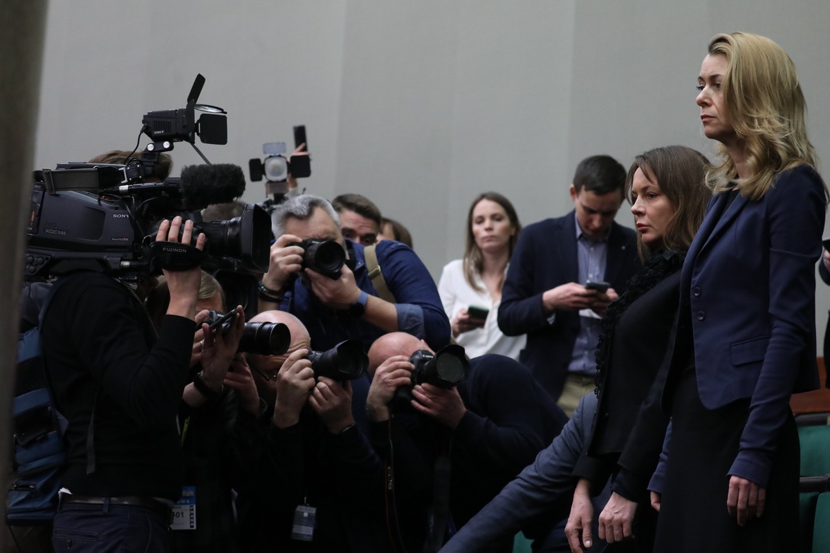 Żona Macieja Wasika Roma Wąsik (po prawej)