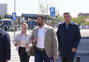 Šapić na stajalištu Beograd jug