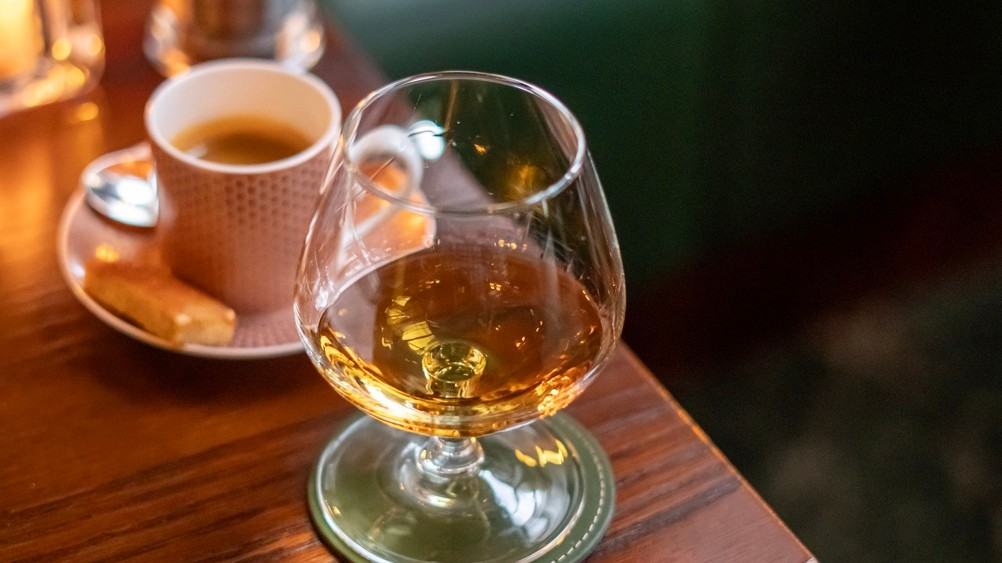 5 pași pentru alegerea coniacului și brandy-ului premium de la Nitela Shop: ghidul cumpărătorului