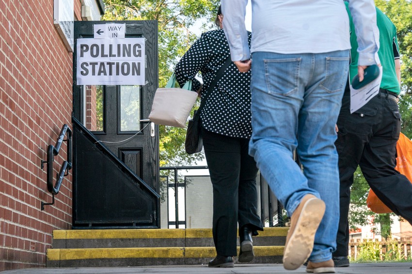 Biračko mesto u Vejkfildu, Engleska