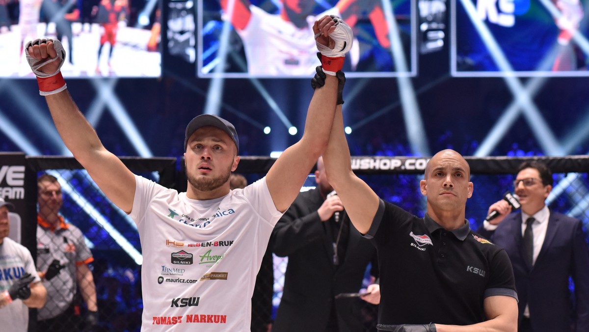 Kibice poznali bohaterów drugiej walki o pas na gali KSW Colosseum. 27 maja na Stadionie Narodowym Tomasz Narkun zmierzy się z Marcinem Wójcikiem o mistrzostwo kategorii półciężkiej. "Żyrafa" zapowiada, że można spodziewać się równie efektownej "bitki", co w jego ostatniej obronie z Thierrym Sokoudjou.