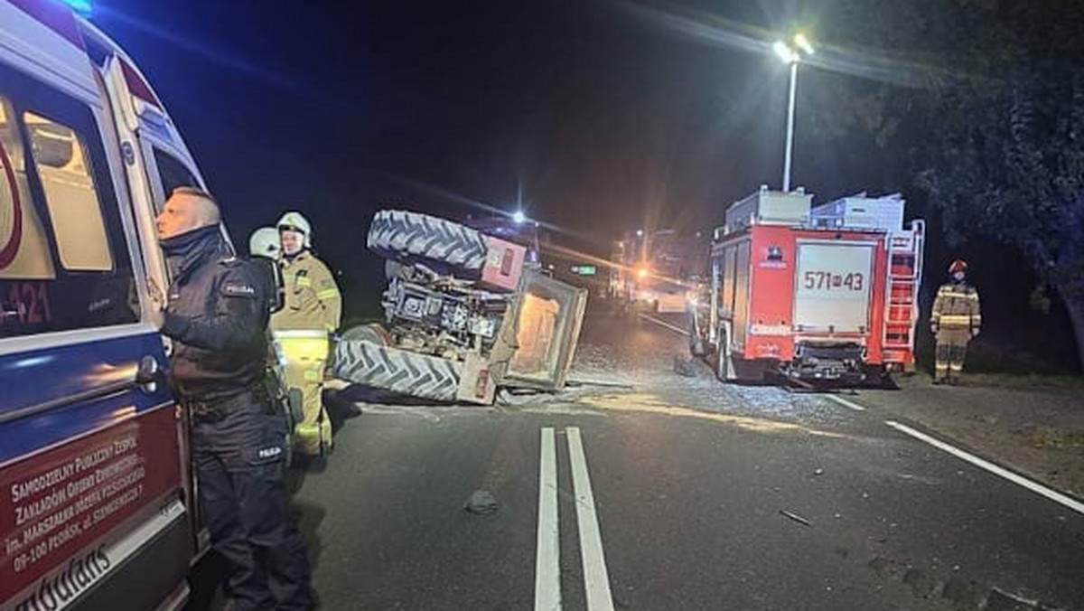 Mazowieckie. Samochód uderzył w tył ciągnika. Nie żyje jedna osoba