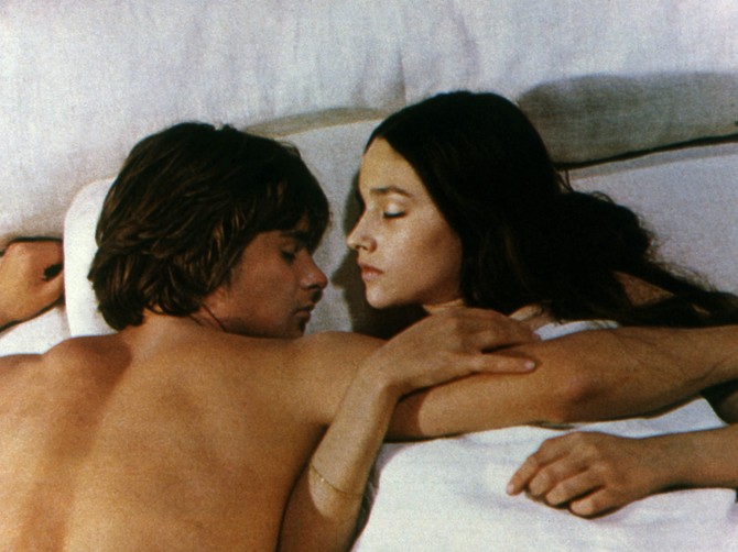 Olivija Hasi i Lenard Vajting u filmu Romeo i Julija