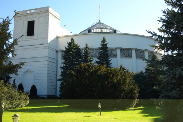 Sejm: Kluby za pracami nad uchyleniem karania za znieważenie prezydenta