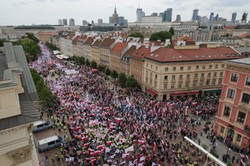 "Precz z Zielonym Ładem". "Solidarność" protestuje w Warszawie