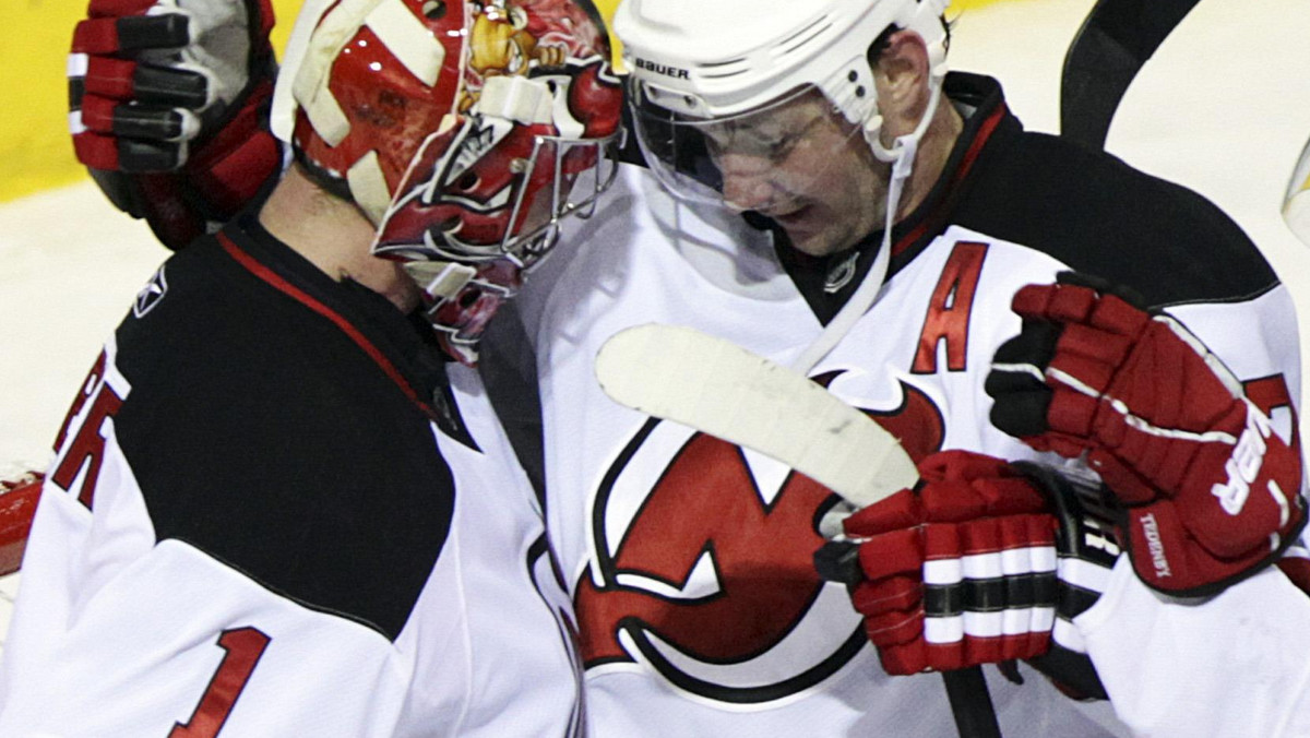 Nadzieja w sporcie zawsze umiera ostatnia i chociaż matematyczne szansę New Jersey Devils na awans do play-off wciąż istnieją, to po wczorajszej porażce z 0:3 Washington Capitals zostały drastycznie ograniczone.