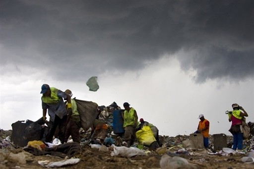 SMIECIARZE BRAZIL RIO GARBAGE DUMP