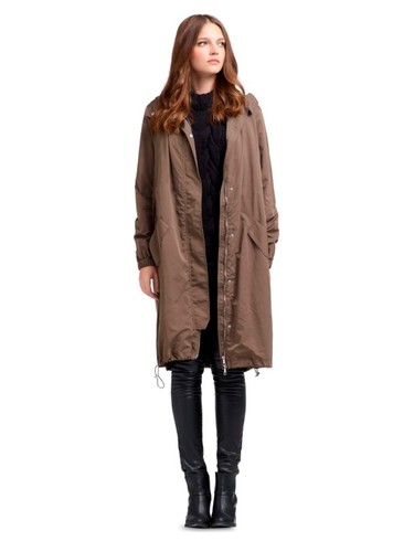 Modne kurtki, futra i płaszcze na zimę 2014