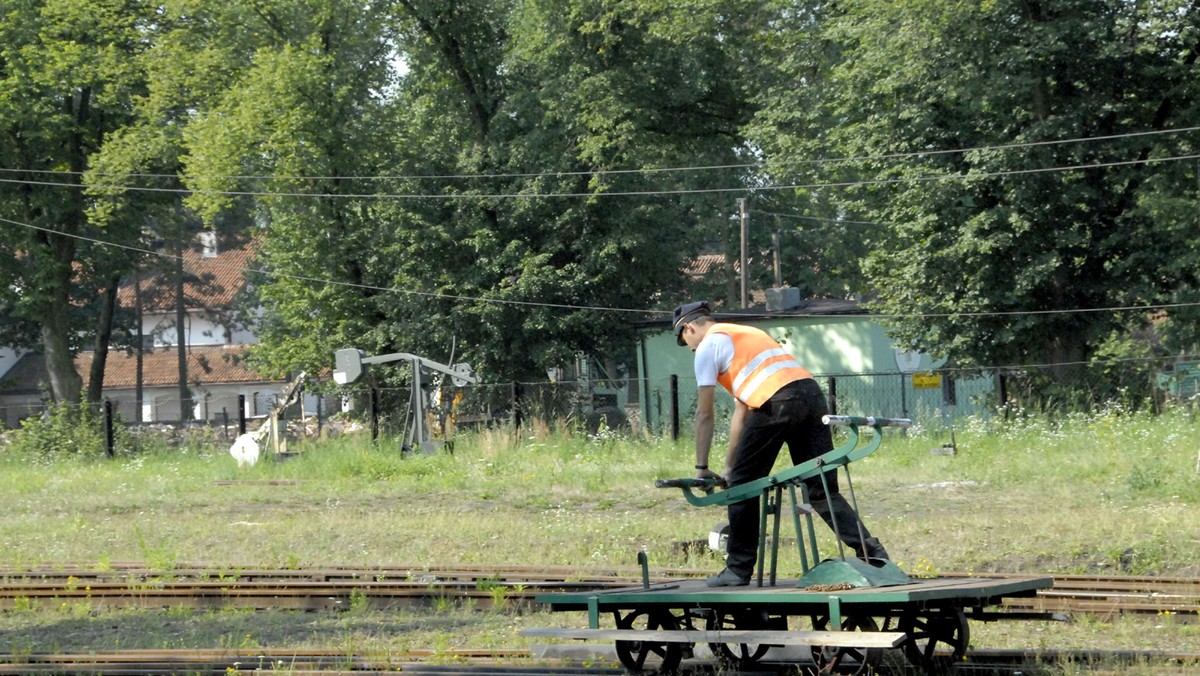 Zapraszamy do przeczytania cotygodniowego felietonu Marka Szołtyska pisanego śląską gwarą. Nasz autor jest pisarzem, publicystą, dziennikarzem, fotoreporterem, nauczycielem historii, ale przede wszystkim Ślązokiem i autorem wielu poczytnych książek o Śląsku.