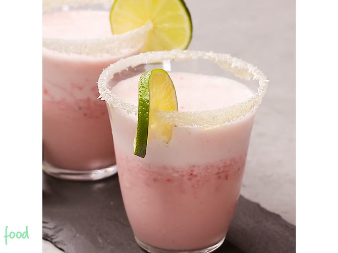 Noizz_food_Margarita_sa_kremom_od_jagoda_safe