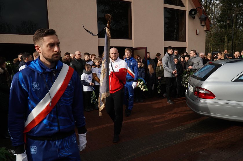 Poznań: pogrzeb zapaśnika Dominika Sikory