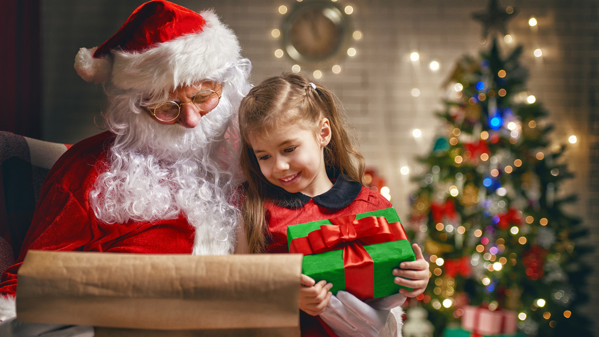 Wmawianie dzieciom, że św. Mikołaj istnieje, może spowodować u nich negatywne konsekwencje, w tym brak poczucia zaufania do rodziców - alarmują naukowcy na łamach "Lancet Psychiatry".