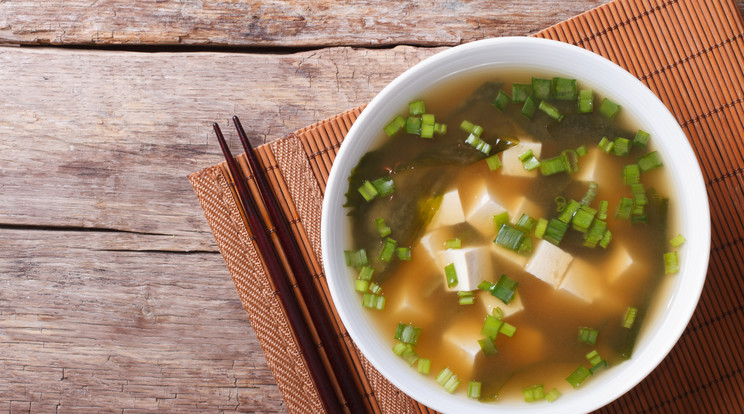 A fehérjedús miso leves Jason Statham egyik kedvenc fogása / Fotó: Shutterstock