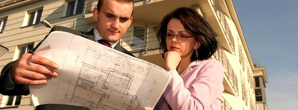 <strong>Zmiany w podatku od nieruchomości</strong>
<br><br>
Nowe przepisy o podatku od nieruchomości znacząco zmienią zasady poboru opłat za części wspólne budynków: place zabaw, dziedzińce czy klatki schodowe. Udział w części wspólnej przesądzi o wysokości odprowadzanego podatku. <br><br>
<a title=