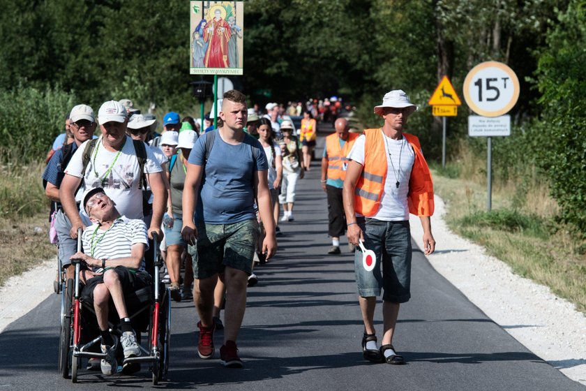 Piesza pielgrzymka na Jasną Górę. Znajdź siebie na zdjęciach