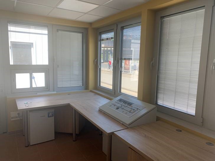 A BKV közvágóhídi felújított épülete 