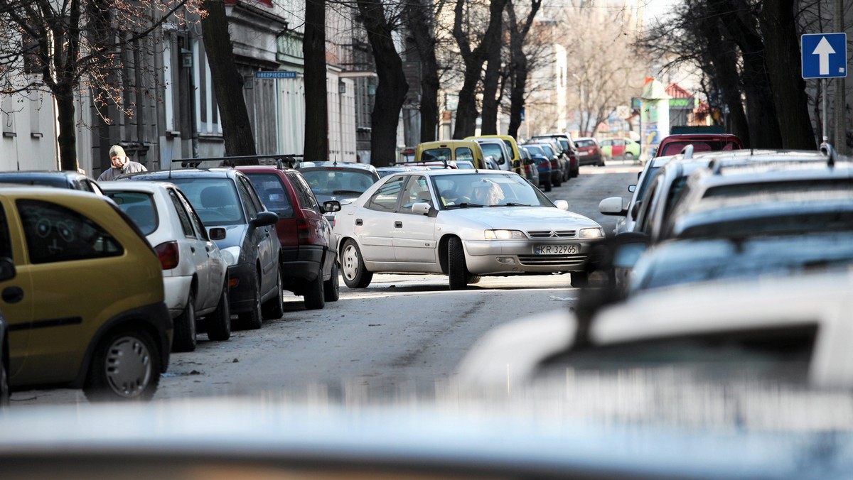 Wkrótce kierowcy będą zostawiać samochody przy Regionalnym Dworcu Autobusowym na ulicy Wita Stwosza - informuje "Radio Kraków".