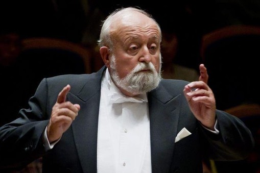 penderecki w czerni