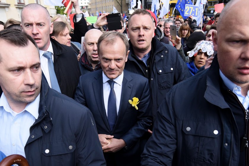 PiS przelicytował w sprawie Tuska? Wymowny sondaż