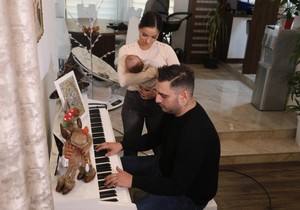 Darko Lazić sa ženom i ćerkom