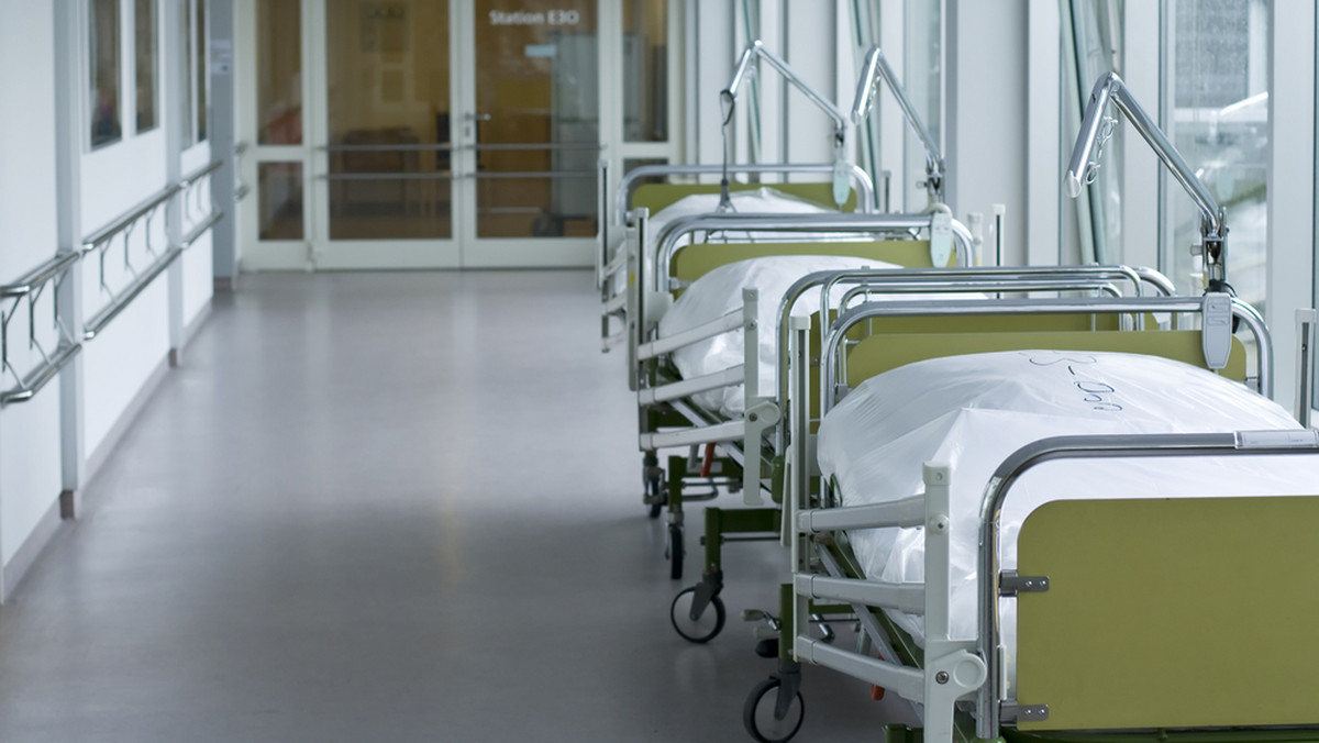 Szpital Vito-Med w Gliwicach jest na skraju bankructwa. Od kwietnia placówka, która rocznie przyjmuje ok. 4 tys. pacjentów, nie będzie przyjmować na oddział wewnętrzny i na izbę przyjęć. Powodem jest brak pieniędzy, wobec wygasającej umowy z NFZ. Władze placówki poprosiły o wsparcie miasto.