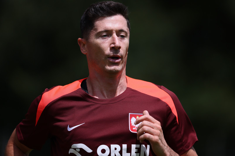 Zobacz, jak trenował Robert Lewandowski. Z piłką przy nodze i bandażem na udzie