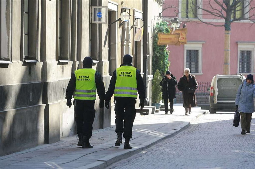 straż miejska, stacze parkingowi, strażnik, strażnicy