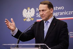 "Potrzebne są egzorcyzmy". Sikorski ostro odpowiada Kaczyńskiemu