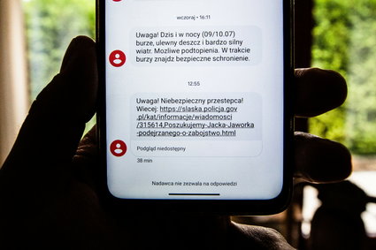 Alerty RCB mogą zniknąć. Minister chce przejąć SMS-y do Polaków