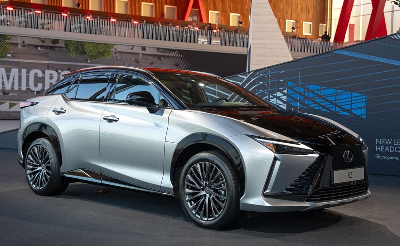 Nowy Lexus RZ 500e