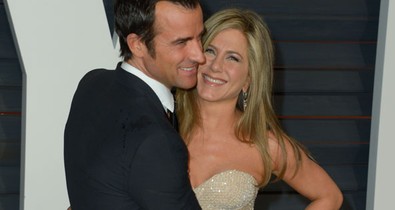 BOMBAHÍR! Jennifer Aniston és Justin Theroux összeházasodtak!