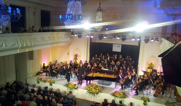 Milan Savic i Simfonijski orkestar AUBL