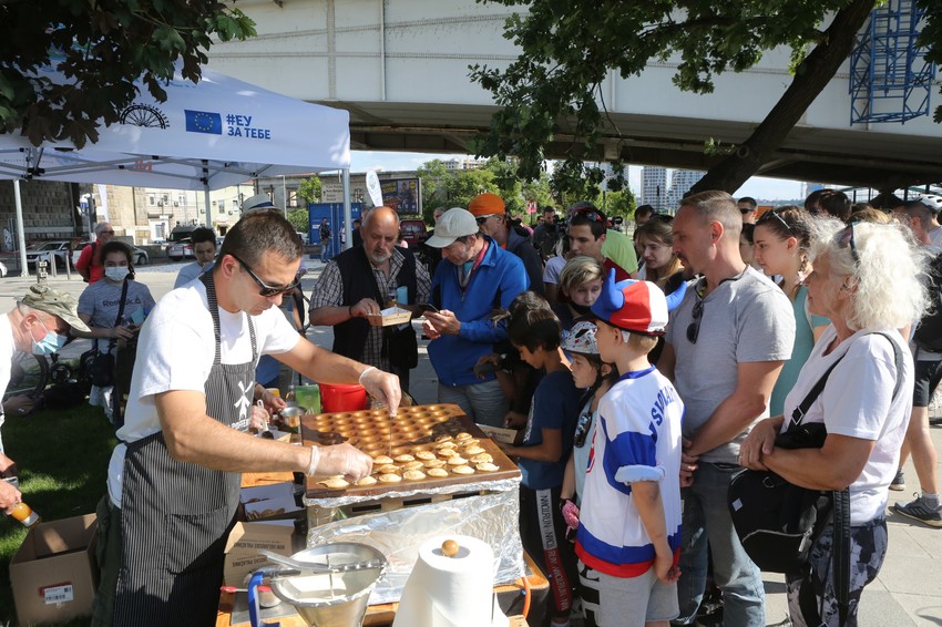 Beogradski biciklisti su se počastili izvrsnim holandskim palačinkama.
