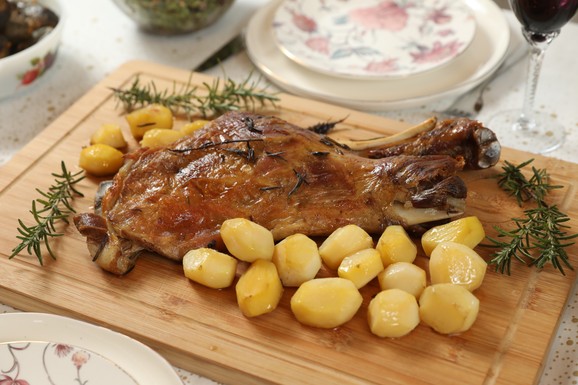 Pečenje podgrejalo cene, alkohol dolivao rast! Cene ugostiteljskih usluga sve veće, samo jedna kategorija zabeležila pad