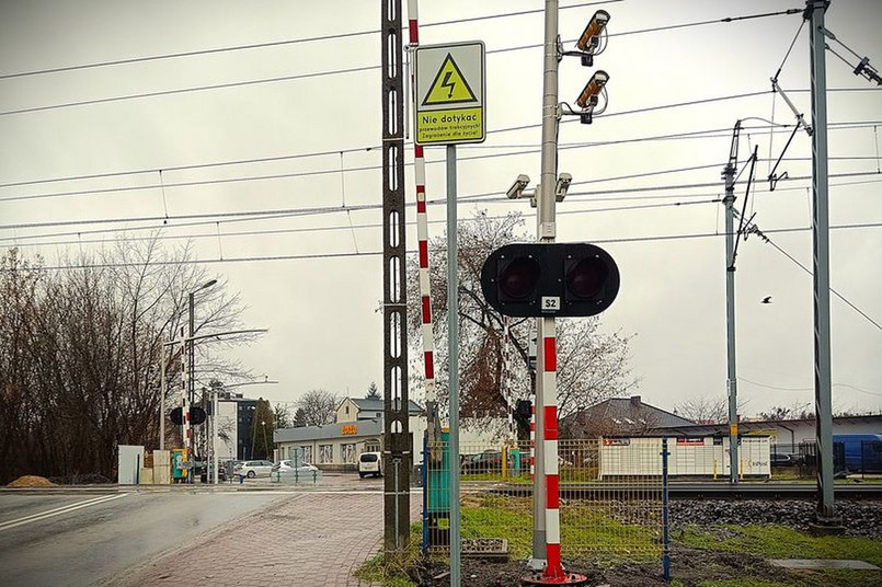 Nowy system RedLight zaczął monitorować przejazd kolejowo-drogowy w Radomsku