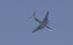 Białorusko-rosyjskie manewry przy polskiej granicy. Ćwiczono desant spadochronowy [WIDEO]