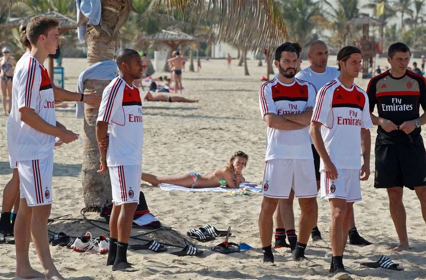 AC Milan trenuje na plaży w Dubaju