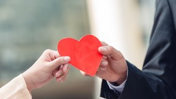 walentynki w przedszkolu i szkole podstawowej. czy święto zakochanych