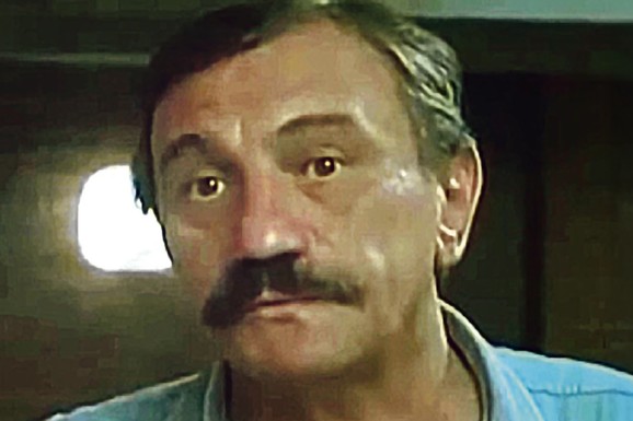 (FOTO) "KAKVA FRAJERČINA" Žene lude za unukom legendarnog Gidre, evo kako on izgleda: Jovan ljubi prelepu plavušu