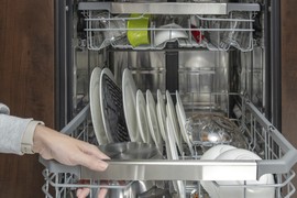 Čemu sve služi mašina za sudove, a nije za pranje tanjira i čaša
