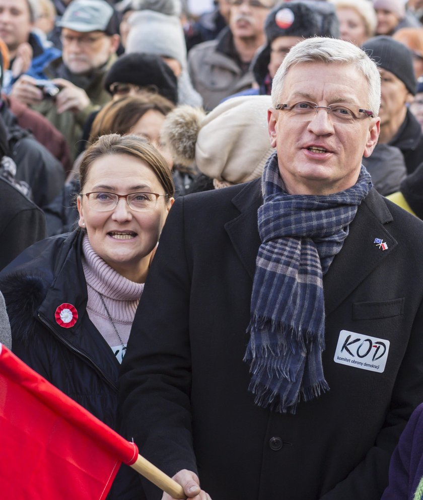 Żona prezydenta Poznania wyszła rano przed dom. To, co zastała na płocie, szokuje