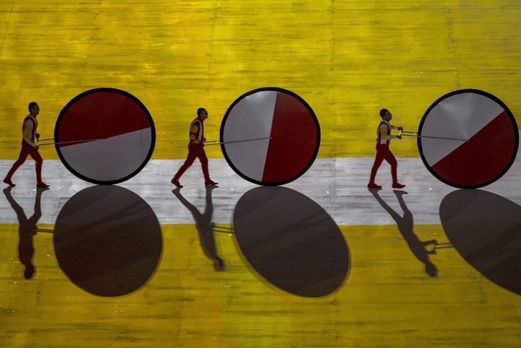 Deszczowe otwarcie igrzysk na stadionie Maracana